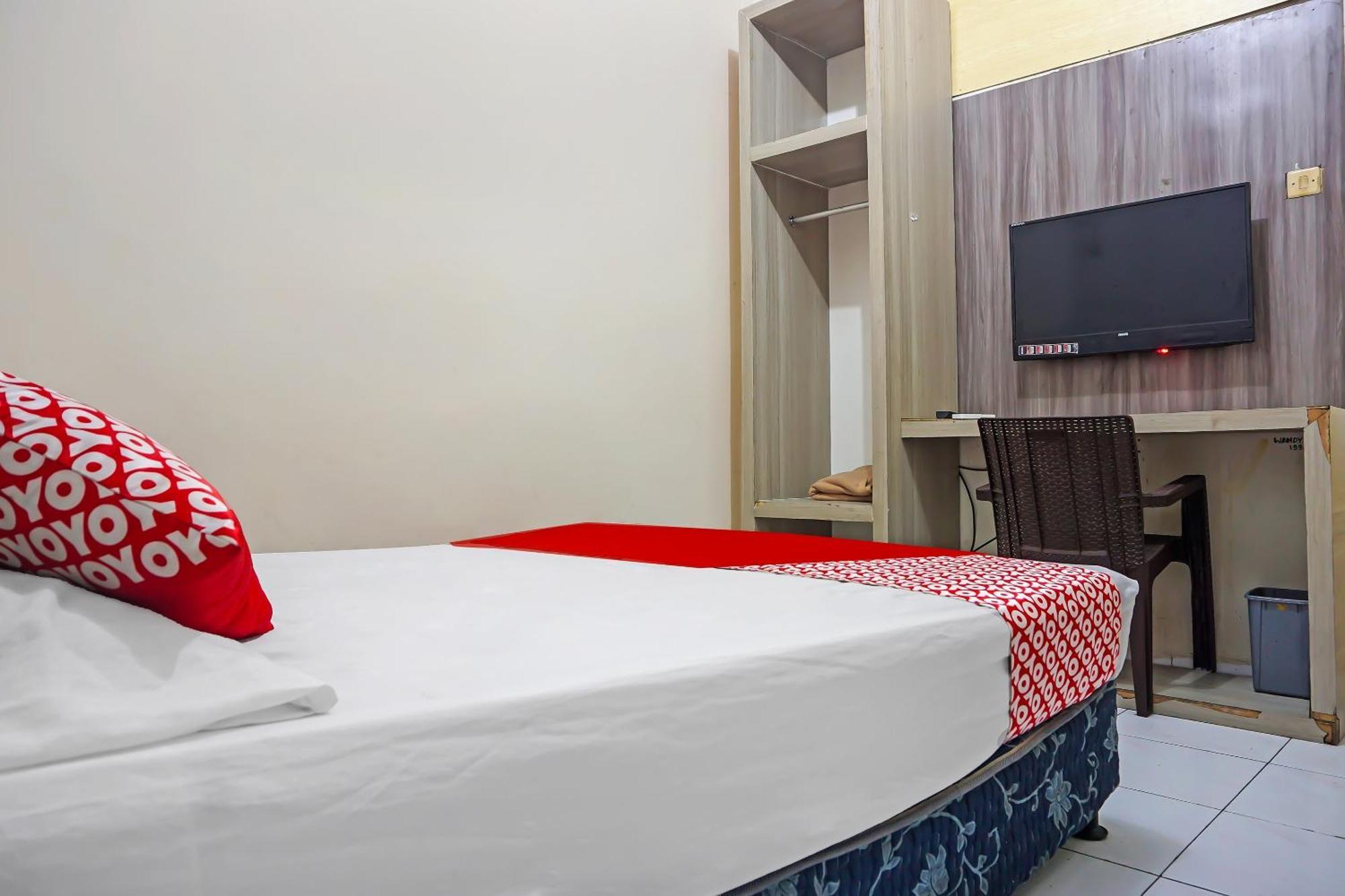 Oyo 1935 Hotel Diamond Inn Макасар Экстерьер фото